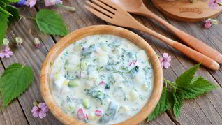 Рецепт Окрошки на кефире с крапивой и мятой