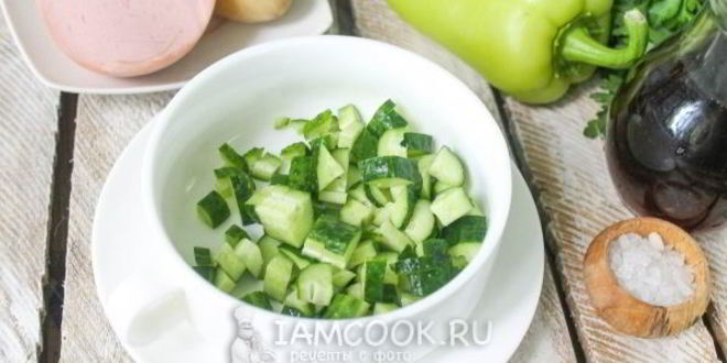 Рецепт окрошки на квасе с колбасой и болгарским перцем