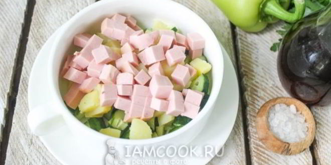 Рецепт окрошки на квасе с колбасой и болгарским перцем