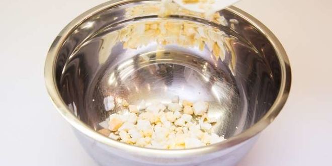 Рецепт окрошки на сыворотке с колбасой