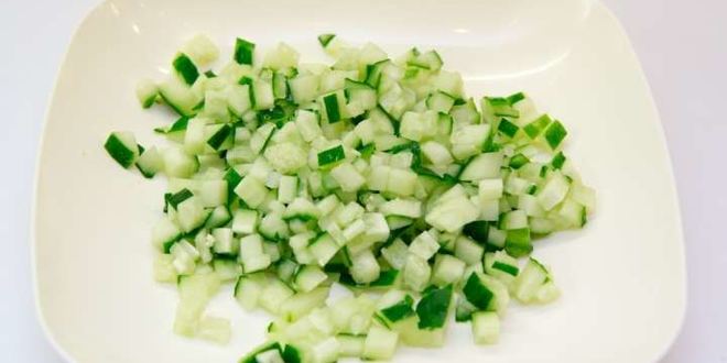 Рецепт окрошки на сыворотке с колбасой