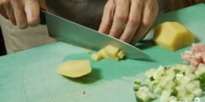 Рецепт окрошки с колбасой