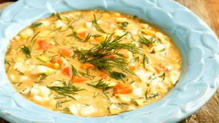 Рецепт Окрошки с копченым лососем