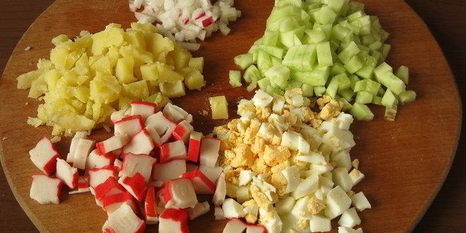 Рецепт окрошки с крабовыми палочками