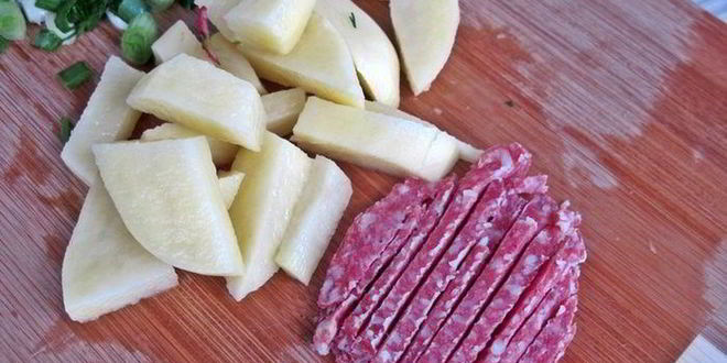 Рецепт окрошки с салями на йогурте