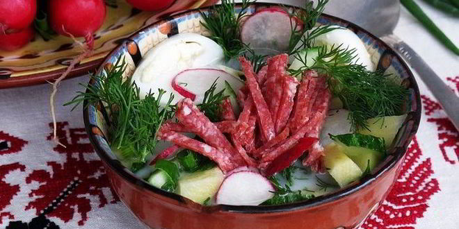 Рецепт окрошки с салями на йогурте