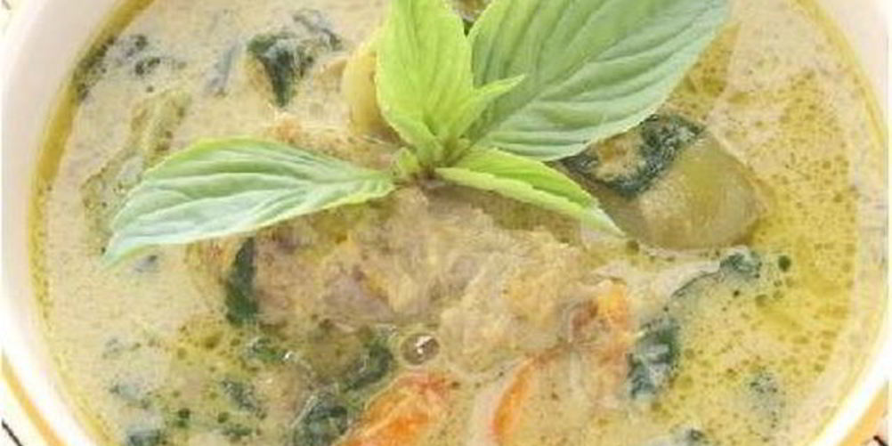 Как приготовить осенний куриный суп с кабачками и баклажанами