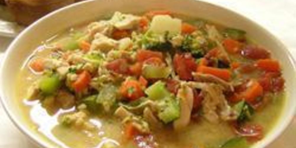 Как приготовить курино-овощной суп с арахисовой пастой