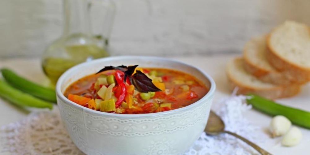 Как приготовить легкий летний овощной суп