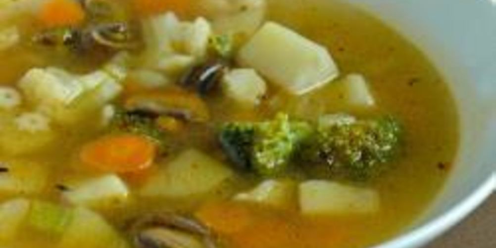 Как приготовить легкий овощной суп с шампиньонами