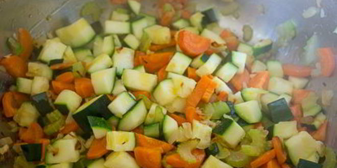 Рецепт летнего овощной суп с красной фасолью