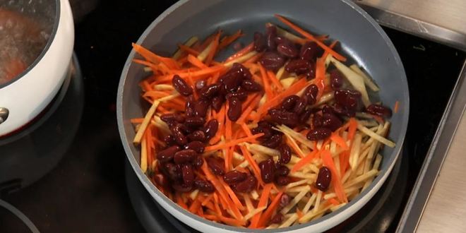 Рецепт овощного супа с хлебными рулетиками