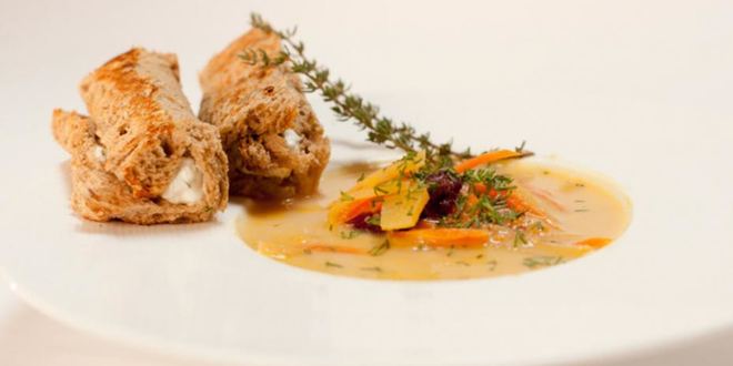 Рецепт овощного супа с хлебными рулетиками