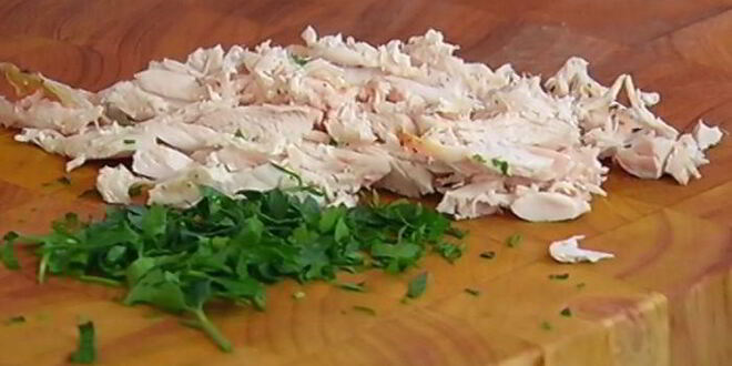 Рецепт овощного супа с курицей и яичной лапшой