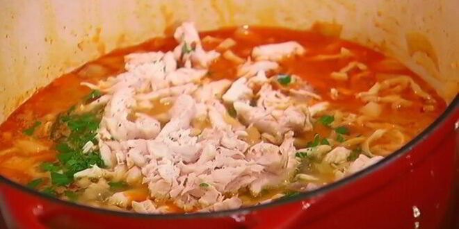 Рецепт овощного супа с курицей и яичной лапшой