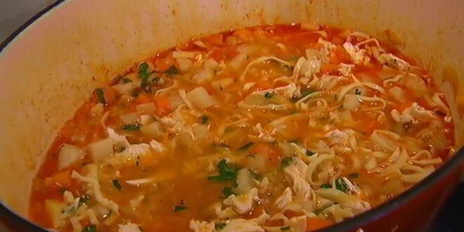 Рецепт овощного супа с курицей и яичной лапшой
