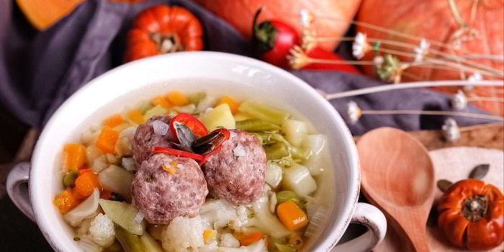 Как приготовить овощной суп с тыквой и фрикадельками