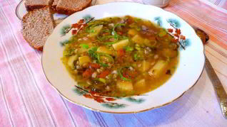 Рецепт Рассольника Ленинградского с мясом перловкой и огурцами