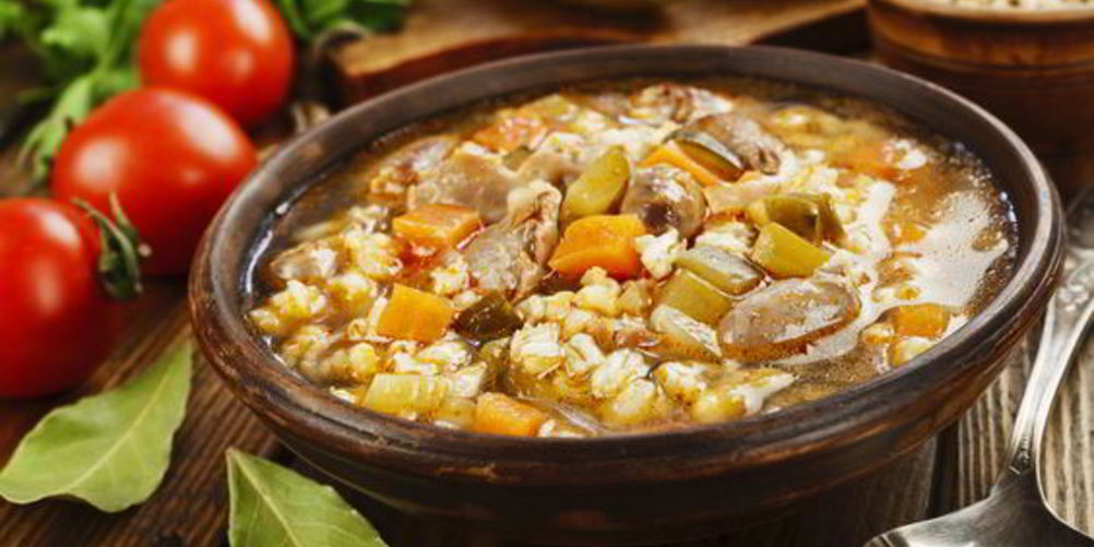 Как приготовить рассольник по-деревенски с куриными сердечками