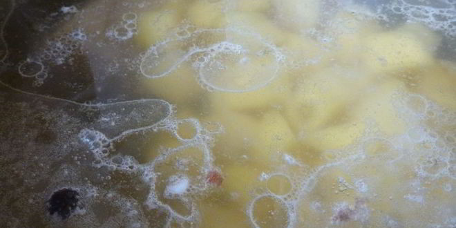 Рецепт рассольника с консервированной фасолью и солеными помидорами