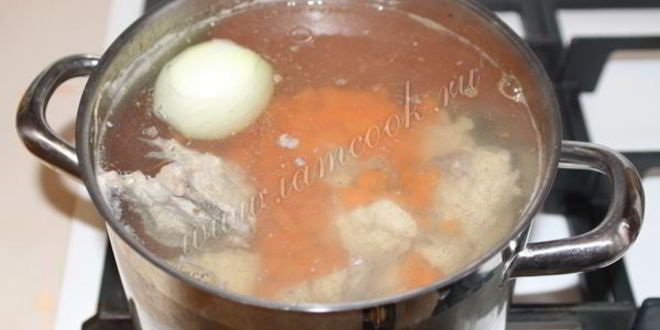 Рецепт рассольника с рисом и куриной грудкой