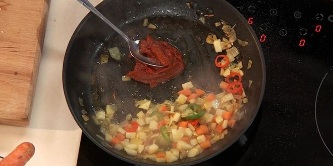 Рецепт разноцветного супа с пангасиусом и тилапией