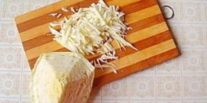 Рецепт диетических щей с сельдереем и свежей капустой