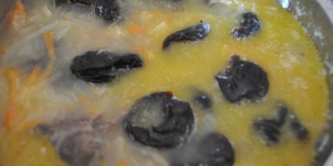 Рецепт кислых щей с утиными потрошками и черносливом