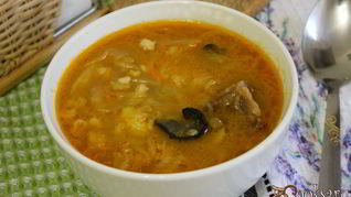 Рецепт Щей из квашенной капусты с грибами и перловкой