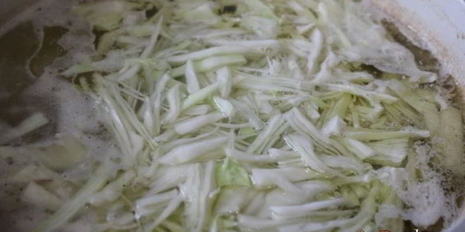 Рецепт щей из свежей капусты с баклажанами