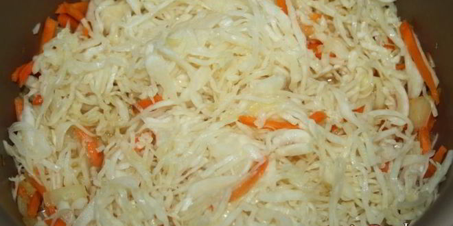 Рецепт щей с квашеной капустой на говяжьих ребрышках в чугунке