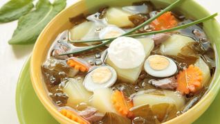 Рецепт Зеленых щей с щавелем и перепелиными яйцами