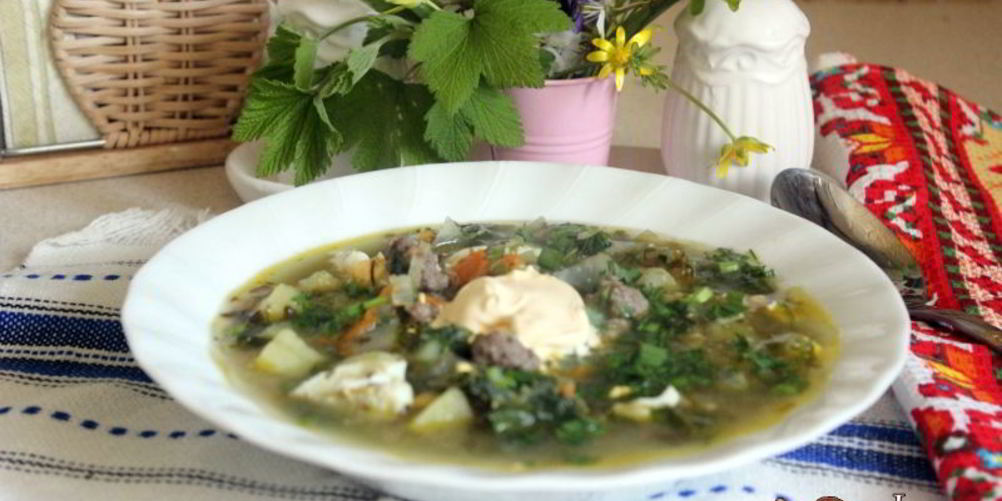 Как приготовить зеленые весенние щи с фрикадельками