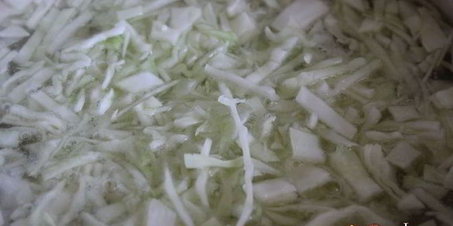 Рецепт зеленых весенних щей с фрикадельками