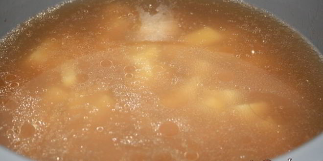 Рецепт сливочного супа с форелью, судаком и шпинатом