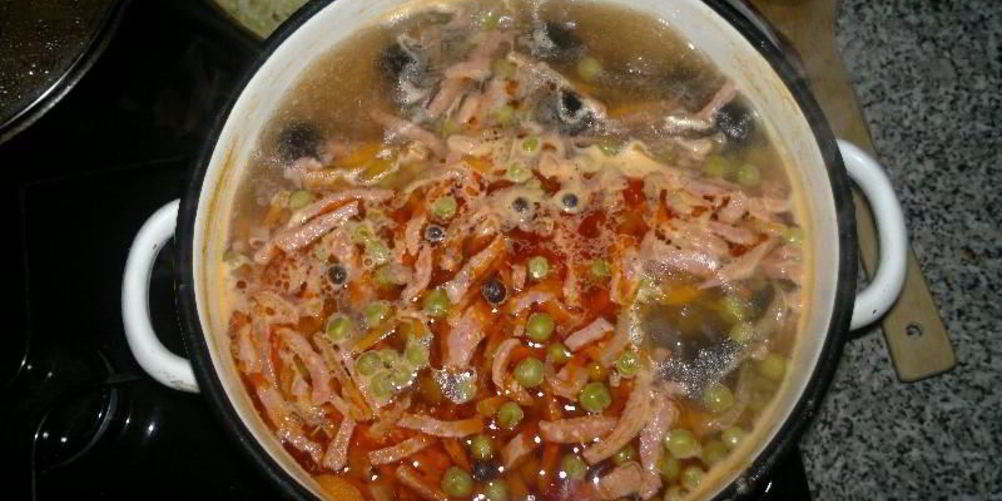 Как приготовить мясную сборную солянку с картошкой