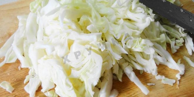 Рецепт солянки из капусты с сосисками и помидор в мультиварке