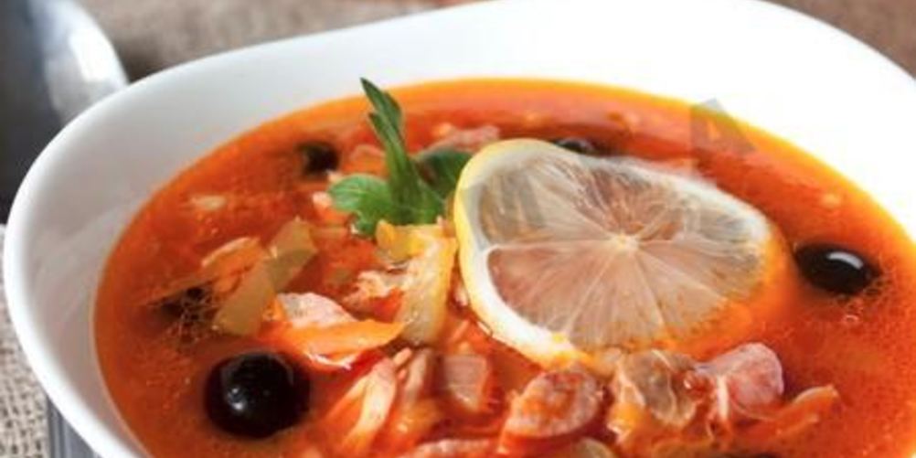 Как приготовить солянку мясную сборную