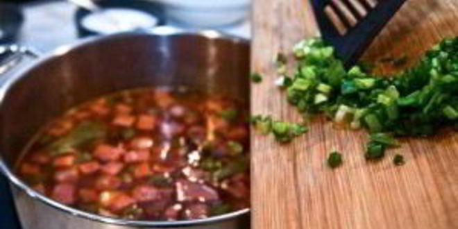 Рецепт солянки с маслинами и колбасой