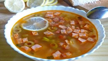 Рецепт Солянки с вареной и копченой колбаской