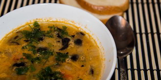 Рецепт супа из чечевицы с оливками