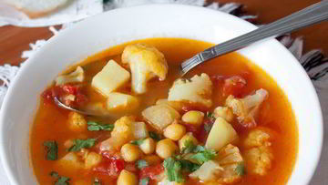 Рецепт Супа из цветной капусты и нута с карри