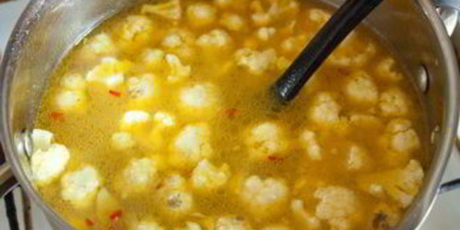 Рецепт супа из цветной капусты и нута с карри