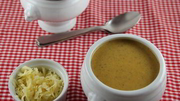 Рецепт Пряного морковного супа-пюре с бататом, грибами и грушей