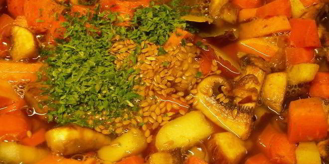 Рецепт пряного морковного супа-пюре с бататом, грибами и грушей