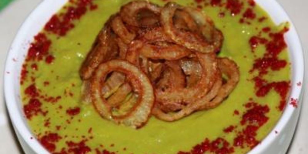 Как приготовить суп пюре из горошка с хрустящим луком и паприкой