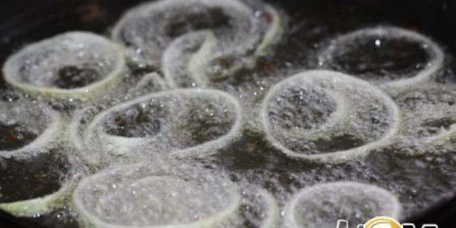 Рецепт супа пюре из горошка с хрустящим луком и паприкой