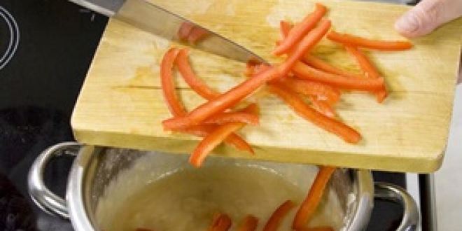 Рецепт супа-пюре из риса, лука и помидоров