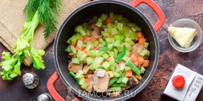 Рецепт супа-пюре из сельдерея и замороженных овощей со сливками