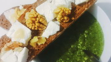 Рецепт Супа-пюре из шпината, цветной капусты и риса с зерновыми тартинами